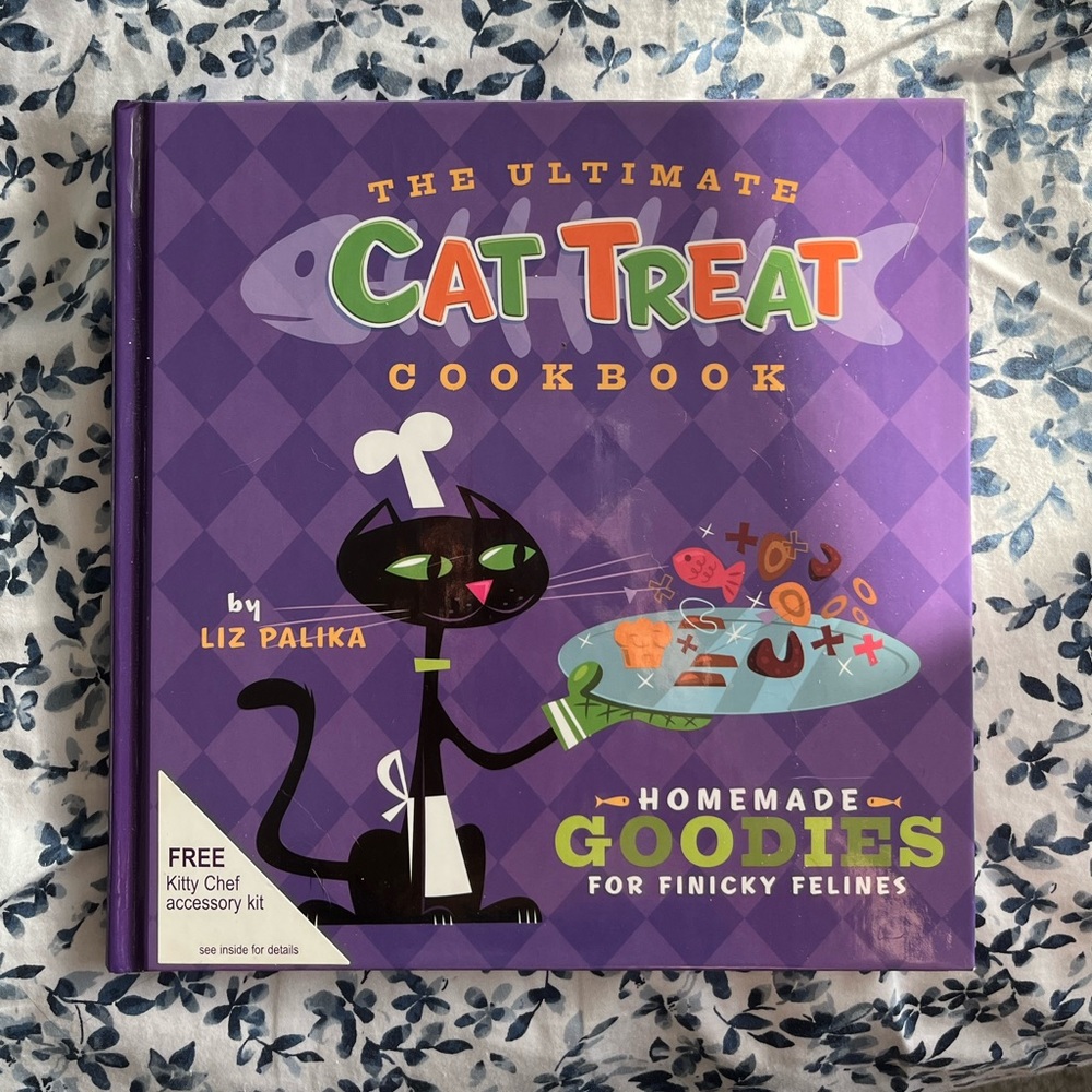 NEW NEVER USED CAT TREAT COOK BOOK